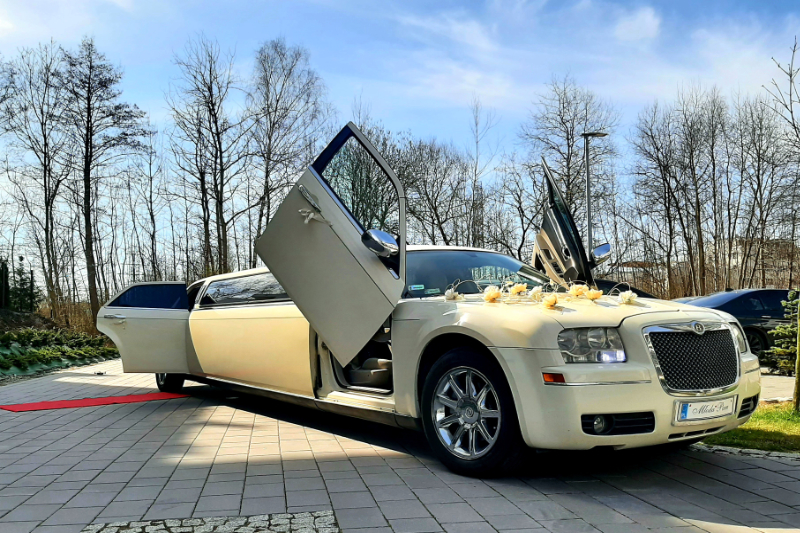 Limuzyna Chrysler – zdjęcie 3